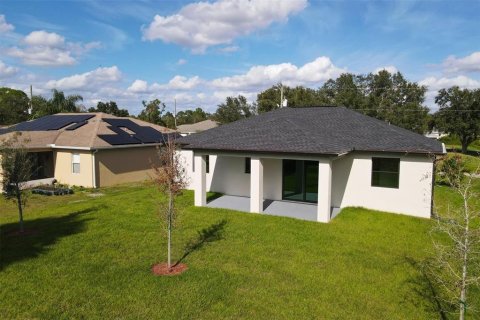 House in North Port, Florida 3 bedrooms, 139.17 sq.m. № 1202148 - photo 8