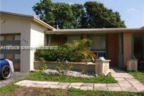 House in Miramar, Florida 4 bedrooms, 164.34 sq.m. № 782620 - photo 3