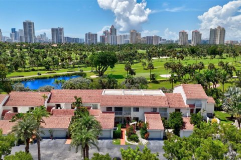 Adosado en venta en Aventura, Florida, 4 dormitorios, 188.78 m2 № 1280980 - foto 29