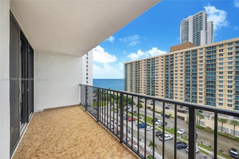 Condominio en venta en Hollywood, Florida, 2 dormitorios, 115.2 m2 № 1372510 - foto 4