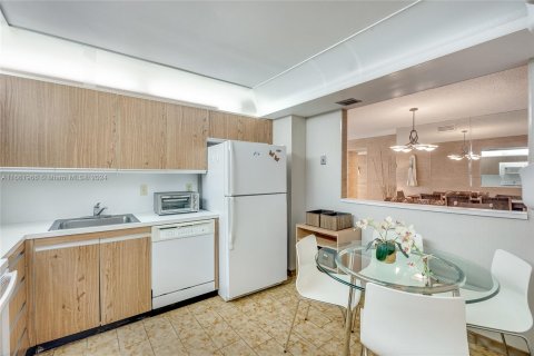 Condominio en venta en Hollywood, Florida, 2 dormitorios, 115.2 m2 № 1372510 - foto 9