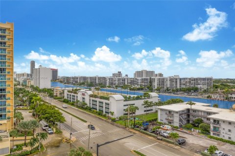 Condominio en venta en Hollywood, Florida, 2 dormitorios, 115.2 m2 № 1372510 - foto 12