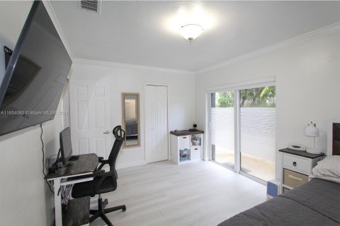 Casa en venta en Miami, Florida, 3 dormitorios, 144 m2 № 1348790 - foto 30