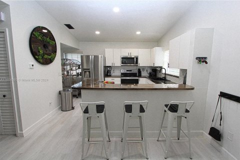 Casa en venta en Miami, Florida, 3 dormitorios, 144 m2 № 1348790 - foto 11