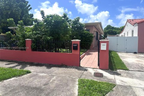 Propiedad comercial en venta en Miami, Florida, 231.33 m2 № 1348786 - foto 3