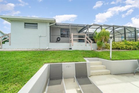 Casa en venta en Cape Coral, Florida, 4 dormitorios, 213.02 m2 № 1303910 - foto 29