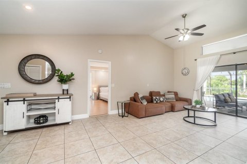 Villa ou maison à vendre à Cape Coral, Floride: 4 chambres, 213.02 m2 № 1303910 - photo 4