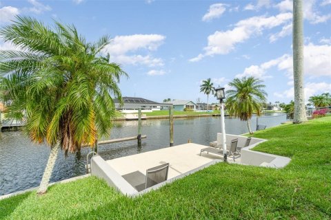 Villa ou maison à vendre à Cape Coral, Floride: 4 chambres, 213.02 m2 № 1303910 - photo 30