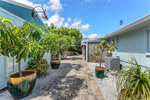 House in New Smyrna Beach, Florida 3 bedrooms, 114.73 sq.m. № 1389493 - photo 23