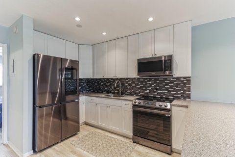 Condo in Fort Lauderdale, Florida, 1 bedroom  № 1174829 - photo 3