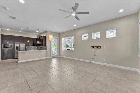 Townhouse in Orlando, Florida 3 bedrooms, 180.69 sq.m. № 1287600 - photo 8