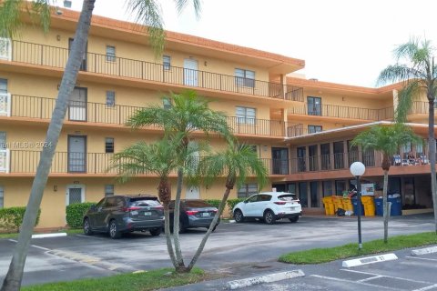 Condo in Boca Raton, Florida, 1 bedroom  № 1293031 - photo 2