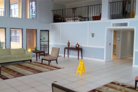 Condo in Boca Raton, Florida, 1 bedroom  № 1293031 - photo 3