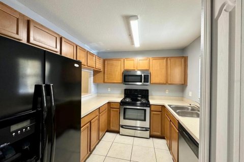 Condo in Zephyrhills, Florida, 2 bedrooms  № 1341163 - photo 3