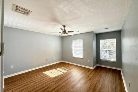 Condo in Zephyrhills, Florida, 2 bedrooms  № 1341163 - photo 8