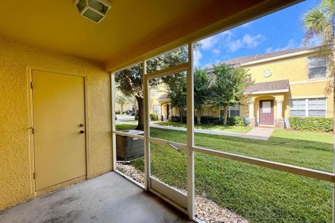 Condo in Zephyrhills, Florida, 2 bedrooms  № 1341163 - photo 13