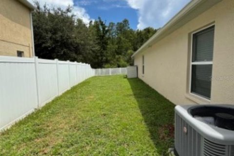 Villa ou maison à louer à Land O' Lakes, Floride: 3 chambres, 137.87 m2 № 1341162 - photo 17