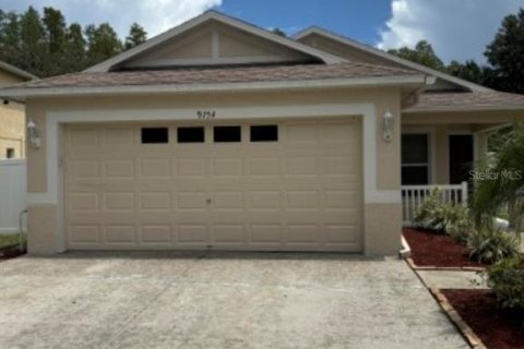 Villa ou maison à louer à Land O' Lakes, Floride: 3 chambres, 137.87 m2 № 1341162 - photo 2