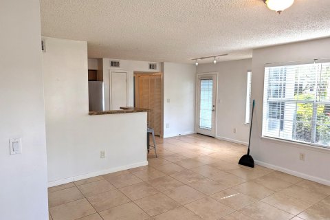 Condo in Delray Beach, Florida, 2 bedrooms  № 1216276 - photo 7