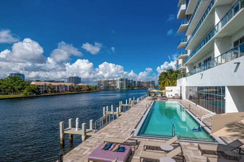 Apartment in HYDE BEACH HOUSE in Hollywood, Florida 1 bedroom, 65 sq.m. № 26593 - photo 8