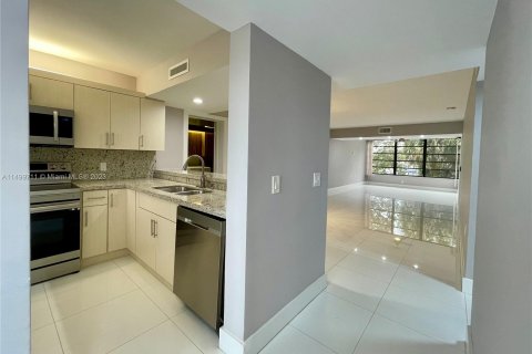 Condominio en venta en Davie, Florida, 2 dormitorios, 128.67 m2 № 908526 - foto 3
