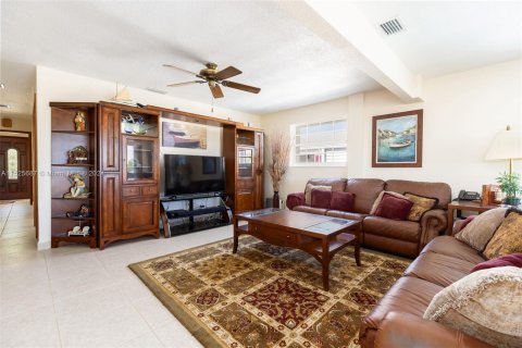 Casa en venta en Tavernier, Florida, 4 dormitorios, 173.54 m2 № 983514 - foto 8