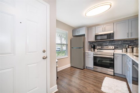 Condo in Orlando, Florida, 1 bedroom  № 1383803 - photo 6