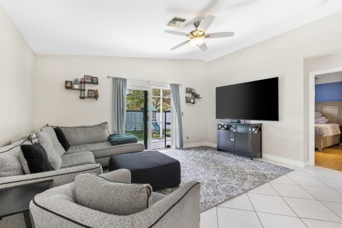 House in Deerfield Beach, Florida 4 bedrooms, 151.43 sq.m. № 1096687 - photo 28