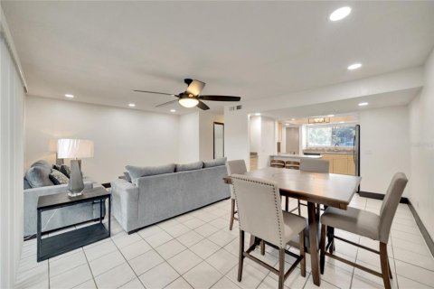 Townhouse in Tampa, Florida 3 bedrooms, 149.57 sq.m. № 964533 - photo 19