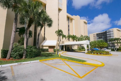 Condo in Lauderhill, Florida, 2 bedrooms  № 1093673 - photo 14