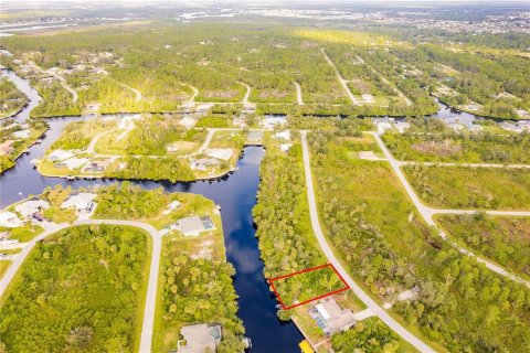 Terreno en venta en Port Charlotte, Florida № 824427 - foto 4