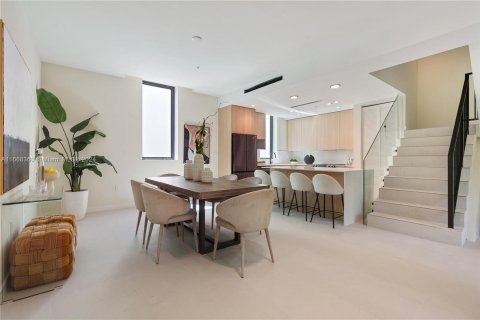 Adosado en venta en Miami, Florida, 3 dormitorios, 187.76 m2 № 1387861 - foto 16