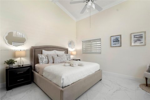 Casa en venta en Palmetto Bay, Florida, 3 dormitorios, 325.16 m2 № 1145728 - foto 19