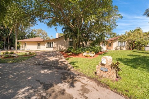 Casa en venta en Palmetto Bay, Florida, 3 dormitorios, 325.16 m2 № 1145728 - foto 2