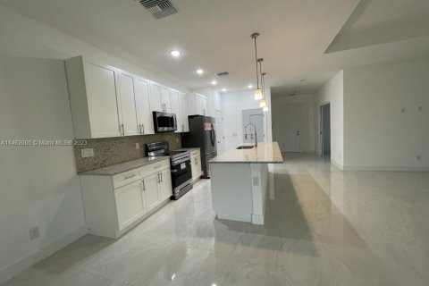 Casa en venta en Lehigh Acres, Florida, 3 dormitorios, 157.75 m2 № 747223 - foto 10