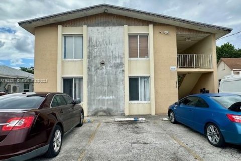 Commercial property in Miami, Florida 264.03 sq.m. № 1325233 - photo 1