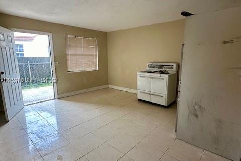 Commercial property in Miami, Florida 264.03 sq.m. № 1325233 - photo 3