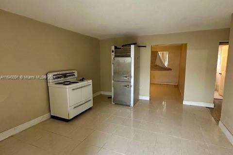 Commercial property in Miami, Florida 264.03 sq.m. № 1325233 - photo 2