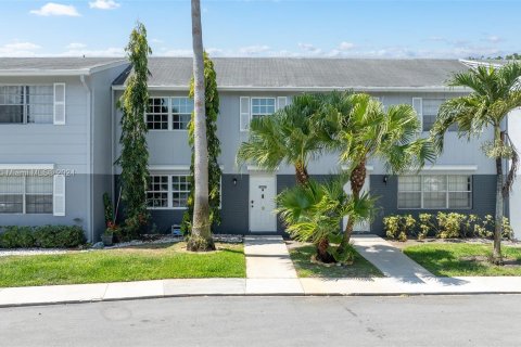 Touwnhouse à vendre à Davie, Floride: 3 chambres, 124.49 m2 № 1181420 - photo 2