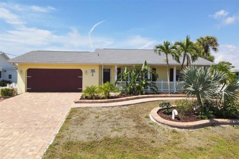 Villa ou maison à louer à Englewood, Floride: 2 chambres, 107.77 m2 № 444790 - photo 2