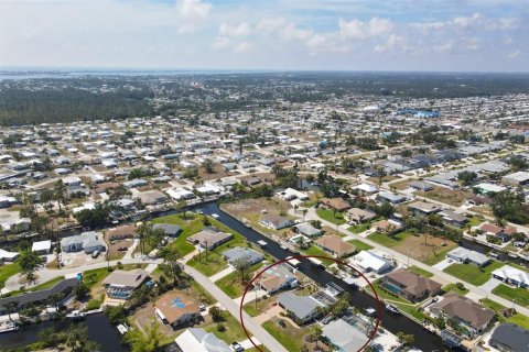 Villa ou maison à louer à Englewood, Floride: 2 chambres, 107.77 m2 № 444790 - photo 5