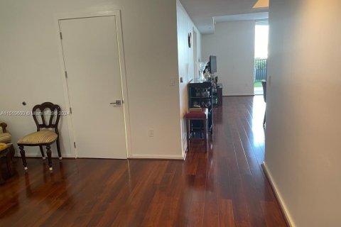 Condominio en venta en Doral, Florida, 1 dormitorio, 72.19 m2 № 967326 - foto 9