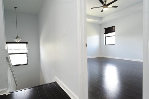 Casa en venta en Miami, Florida, 4 dormitorios, 237.55 m2 № 1415455 - foto 19