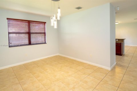 Casa en venta en Miami, Florida, 4 dormitorios, 237.55 m2 № 1415455 - foto 11