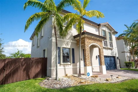 Casa en venta en Miami, Florida, 4 dormitorios, 237.55 m2 № 1415455 - foto 4