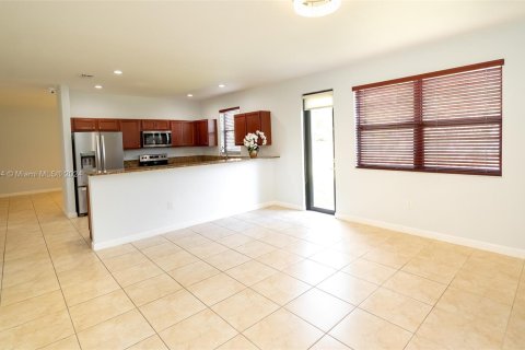 Casa en venta en Miami, Florida, 4 dormitorios, 237.55 m2 № 1415455 - foto 14