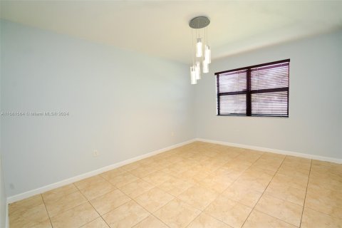 Casa en venta en Miami, Florida, 4 dormitorios, 237.55 m2 № 1415455 - foto 9