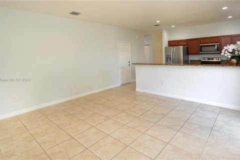 Casa en venta en Miami, Florida, 4 dormitorios, 237.55 m2 № 1415455 - foto 15