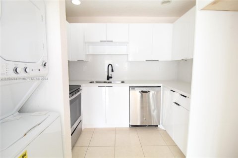 Condo in Coral Springs, Florida, 2 bedrooms  № 1345955 - photo 2