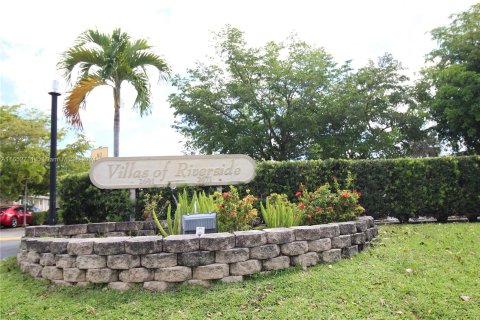 Condominio en alquiler en Coral Springs, Florida, 2 dormitorios, 74.32 m2 № 1345955 - foto 16